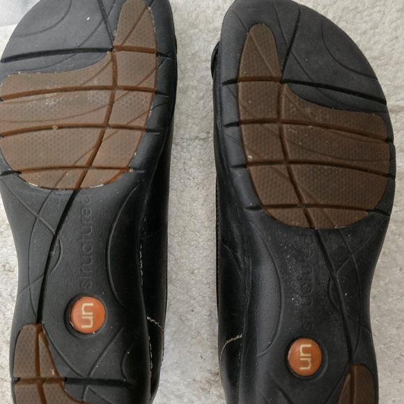 Clarks Women's Black Leather Flats - Picture 4 of 5